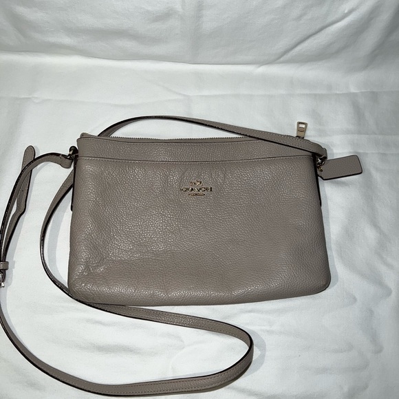 Coach NY - Picture 7 of 9